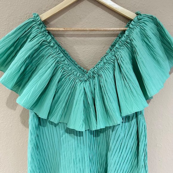 Zara Blogger Fave Voluminous Green Pleated Dress Womens Size Medium Travel Style - Picture 6 of 10